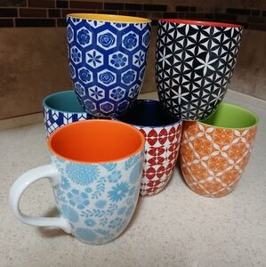 6 Beautiful Annovero Coffee Mugs.